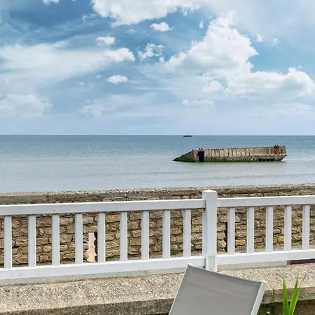 Apartment En Front De Avec Terrasse Et Vue *