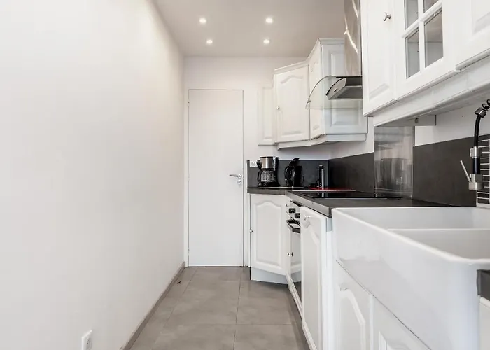 En Front De Avec Terrasse Et Vue Apartment