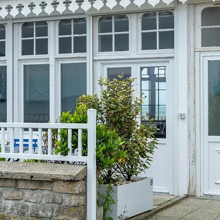 Apartment En Front De Avec Terrasse Et Vue *
