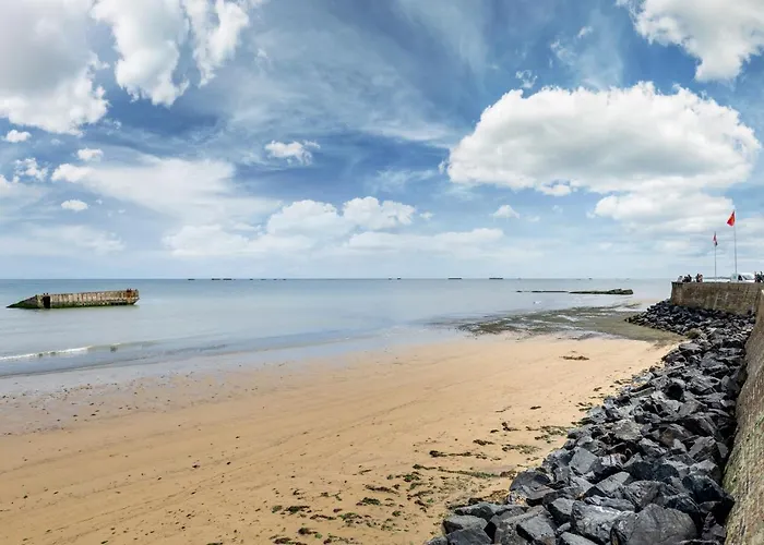 En Front De Avec Terrasse Et Vue Daire *