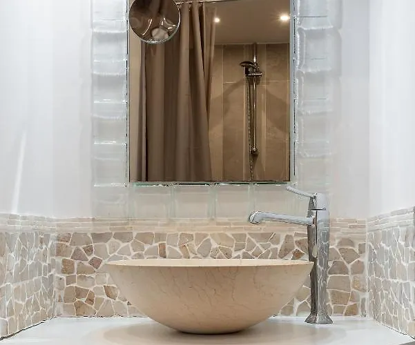 En Front De Avec Terrasse Et Vue